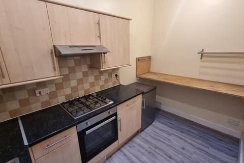 2 bedroom flat to rent, Pitt Street, Leith, Edinburgh, EH6