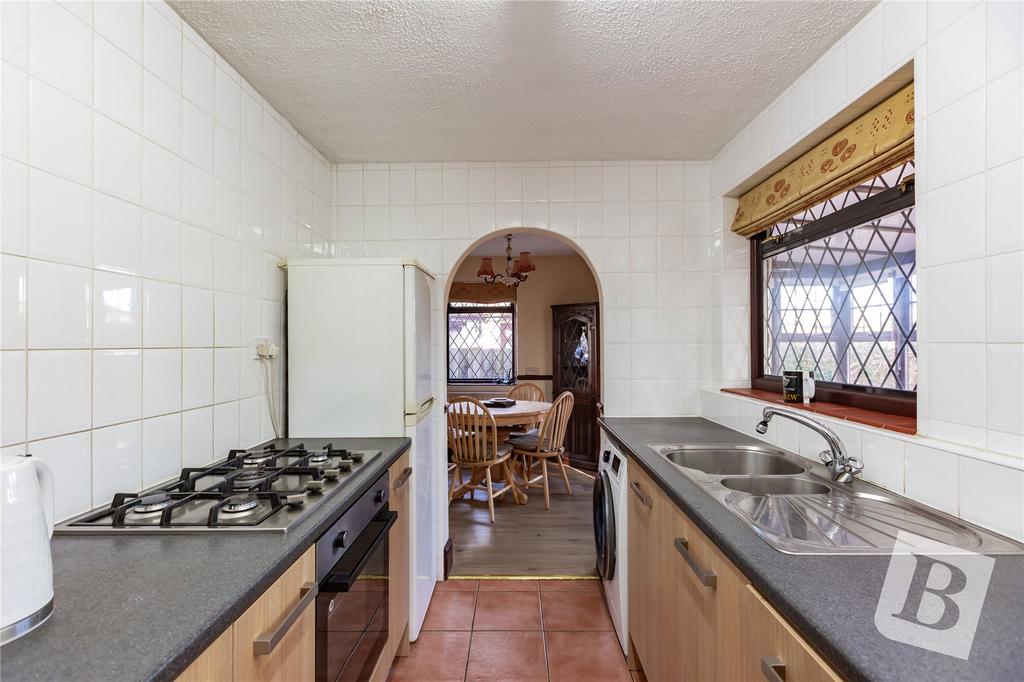 https://media.onthemarket.com/properties/16152825/1519003603/image-19-1024x1024.jpg