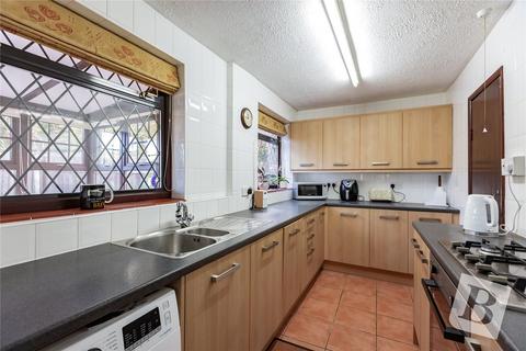 3 bedroom detached house for sale, Nevendon Road, Wickford, Essex, SS12