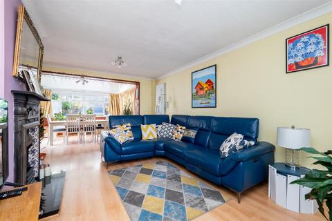 3 bedroom end of terrace house for sale, Ivydene Close, Sutton