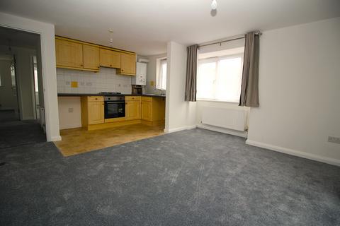 2 bedroom flat to rent, Kitchener Road, Town Center, High Wycombe, HP11