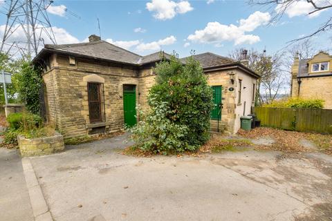 3 bedroom detached house for sale, Norristhorpe Lane, Liversedge, West Yorkshire