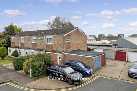 3 bedroom end of terrace house for sale, Boswells Drive, Chelmsford, Essex, CM2