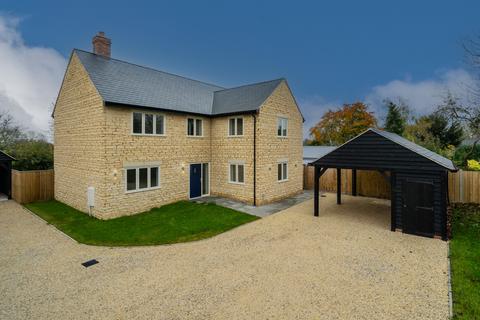 4 bedroom detached house for sale, High Street, Yardley Gobion, Northamptonshire NN12