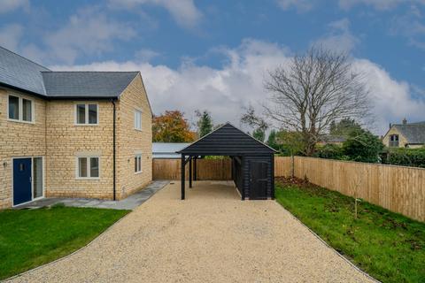 4 bedroom detached house for sale, High Street, Yardley Gobion, Northamptonshire NN12