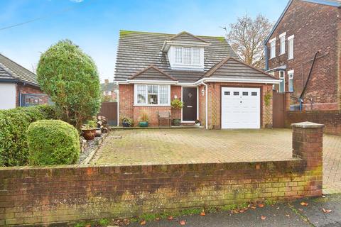 3 bedroom detached bungalow for sale, Broad Lane, Moss Bank, St Helens, WA11