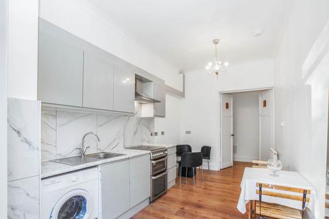 2 bedroom flat to rent, Richmond Road, London