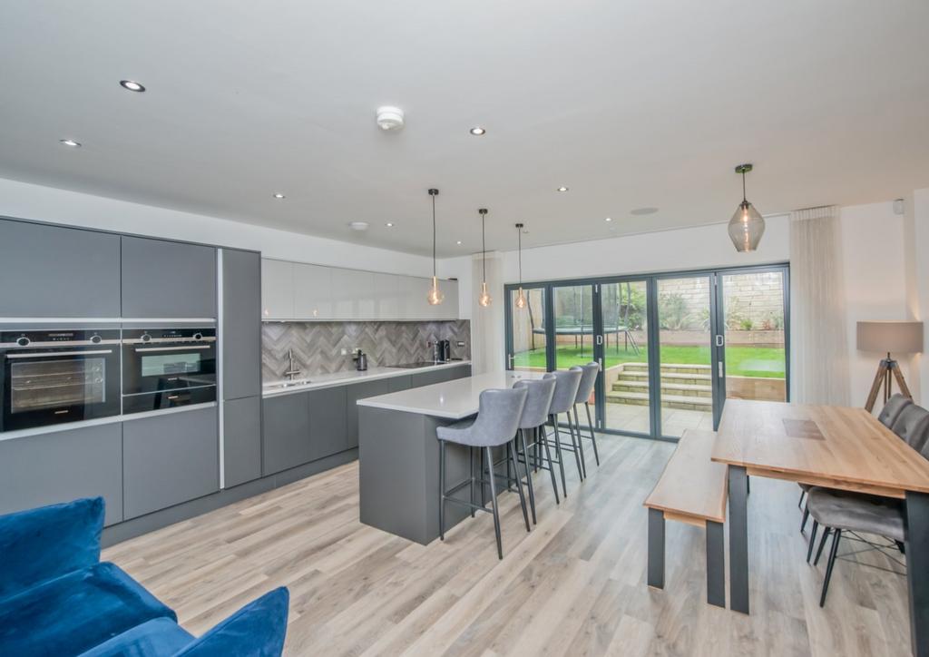Kitchen/Famiy Room