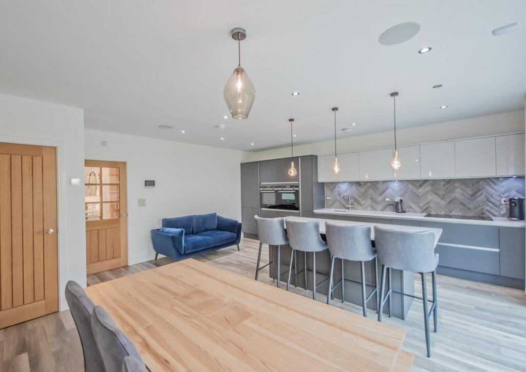 Kitchen/Famiy Room