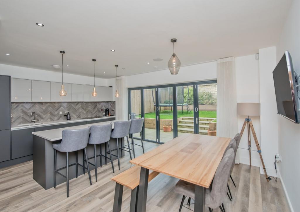 Kitchen/Famiy Room