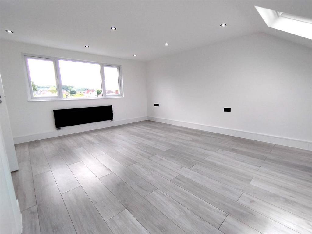 Bedroom 4.jpeg