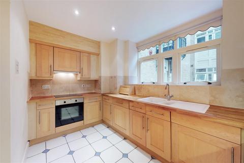 2 bedroom apartment to rent, Globe View, London EC4V