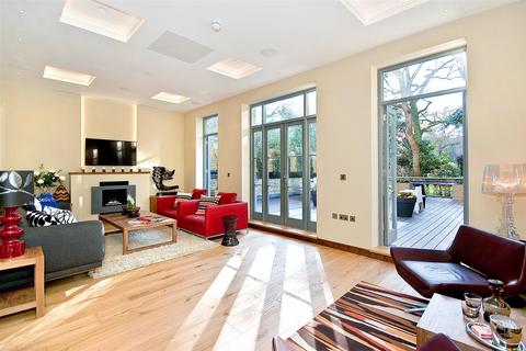 2 bedroom flat to rent, RUTLAND GATE, London, SW7