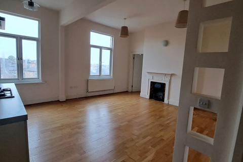 3 bedroom terraced house to rent, Avenue Mansions, 36-40 St. Pauls Avenue, London, NW2