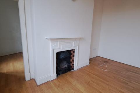 3 bedroom terraced house to rent, Avenue Mansions, 36-40 St. Pauls Avenue, London, NW2