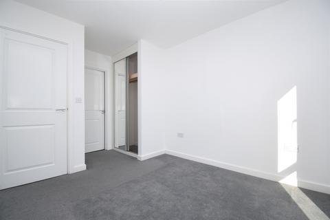 2 bedroom flat to rent, Clydesdale Way Belvedere DA17