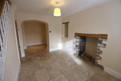 5 bedroom detached house to rent, Broadway House, 86 Broadway, Llanblethian, CF71 7EY