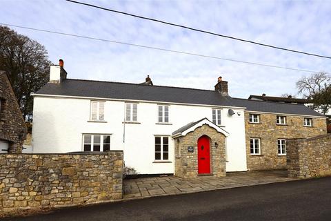 5 bedroom detached house to rent, Broadway House, 86 Broadway, Llanblethian, CF71 7EY