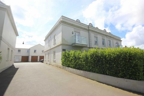 La Rue D'Aval, Grouville JE3