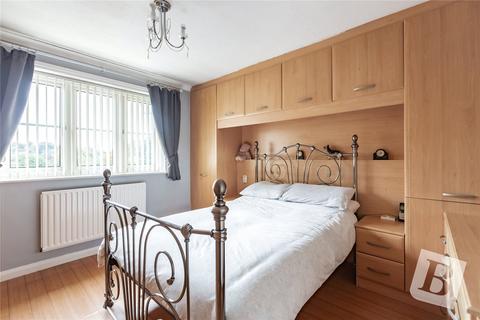 23 Henderson Close, Hornchurch, RM11 1FG