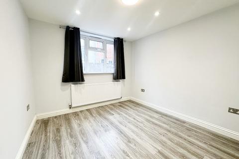 2 bedroom flat to rent, Halimote Road, Aldershot