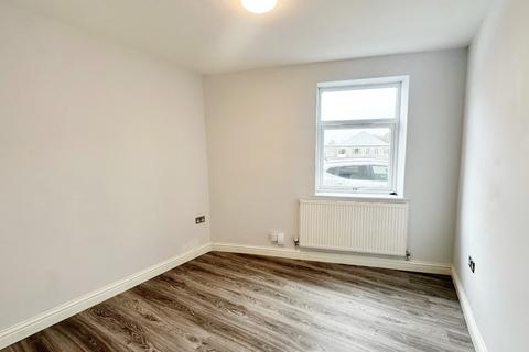 2 bedroom flat to rent, Halimote Road, Aldershot