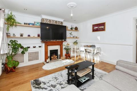 3 bedroom semi-detached house for sale, Surrey Avenue, Slough