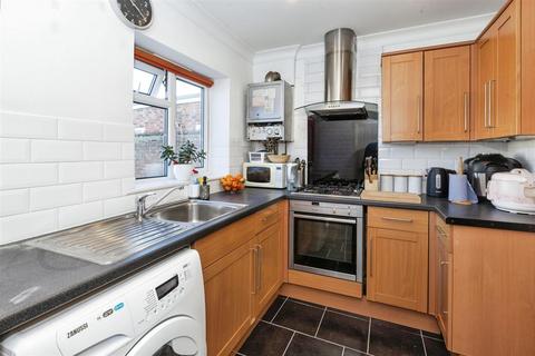 3 bedroom semi-detached house for sale, Surrey Avenue, Slough