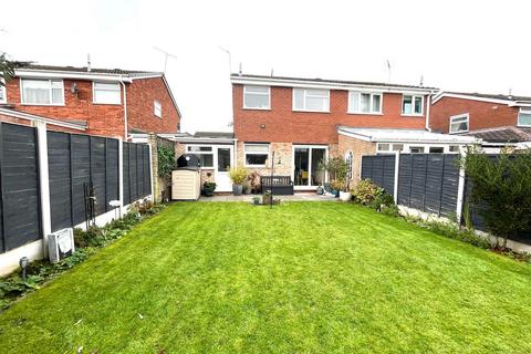 3 bedroom semi-detached house for sale, Chieveley Close, Rugeley