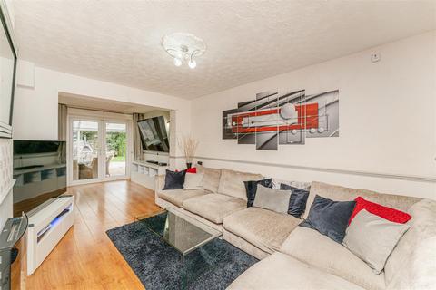 3 bedroom end of terrace house for sale, Broadfield Square, Enfield (chain free)