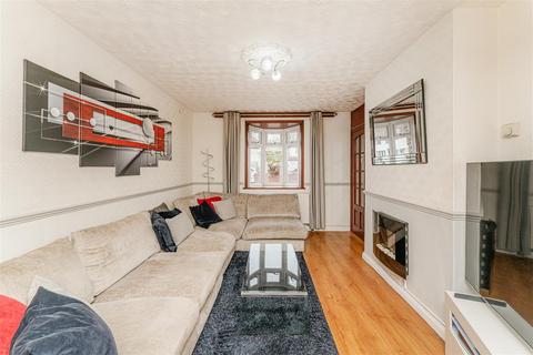 3 bedroom end of terrace house for sale, Broadfield Square, Enfield (chain free)