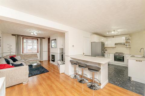 3 bedroom end of terrace house for sale, Broadfield Square, Enfield (chain free)