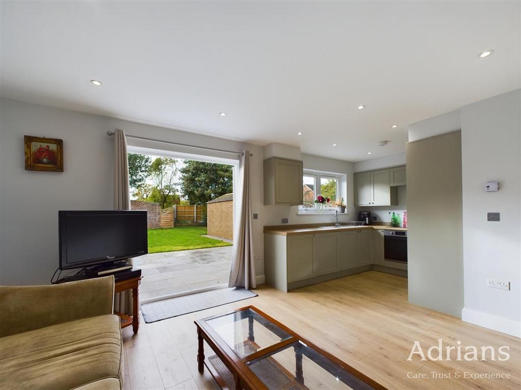 LIVING ROOM &