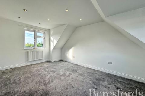 61 Parsonage Road, Rainham, RM13 9LE
