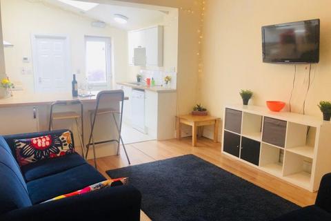 5 bedroom house share to rent, Pomona Street