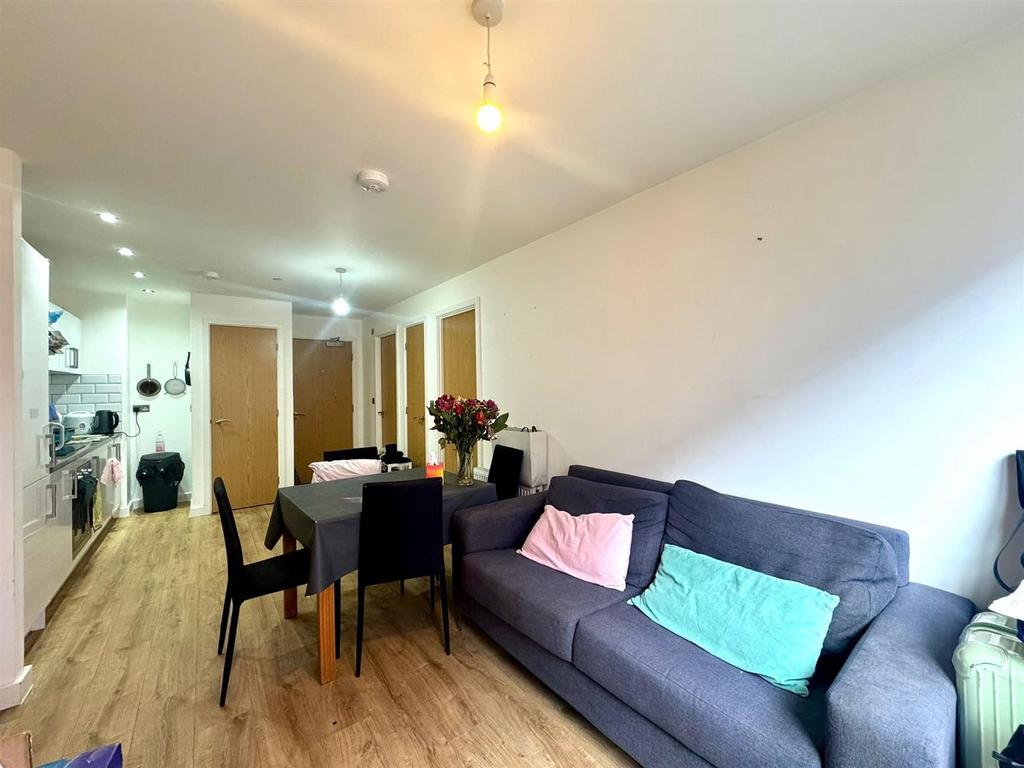 Living area pic 2.jpeg