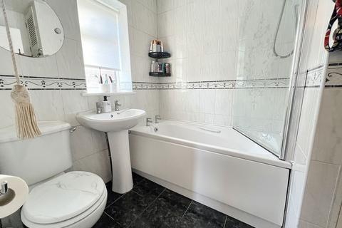 2 bedroom semi-detached house for sale, Meadway, ., Newcastle upon Tyne, Tyne and Wear, NE12 9RD