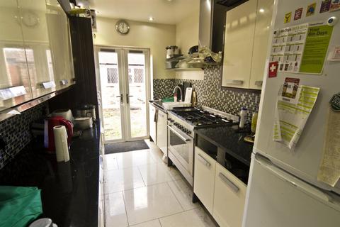 *£135 incl bills * Allington Avenue, Nottingham, NG7 1JX