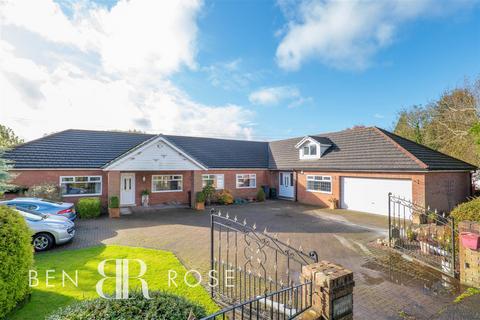 8 bedroom detached bungalow for sale, Bee Lane, Preston PR1