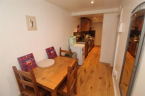 undefined, Richmond Road, Cardiff CF24