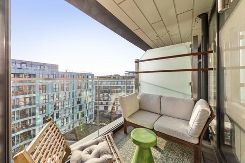 1 bedroom flat for sale, Lariat Apartments, Cable Walk London SE10