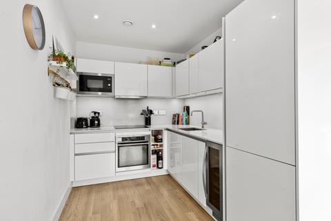 1 bedroom flat for sale, Lariat Apartments, Cable Walk London SE10