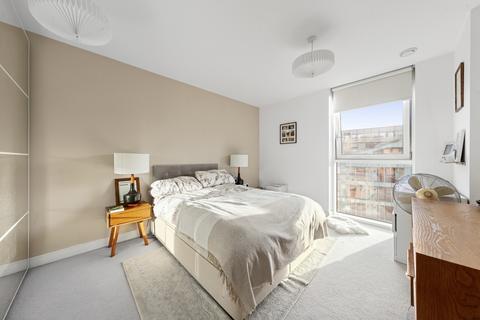 1 bedroom flat for sale, Lariat Apartments, Cable Walk London SE10