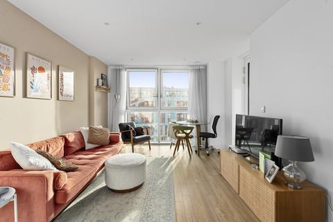 1 bedroom flat for sale, Lariat Apartments, Cable Walk London SE10