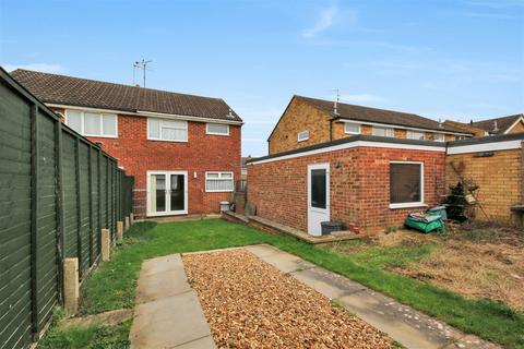 3 bedroom semi-detached house for sale, Grangeway, Rushden NN10