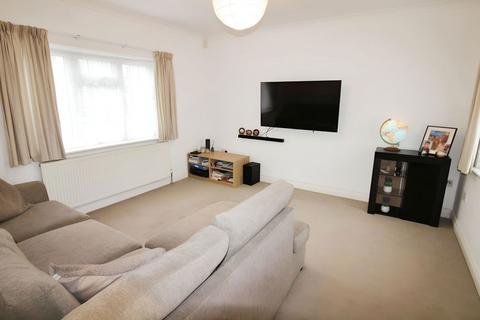 1 bedroom flat to rent, St. Johns Road, Watford WD17