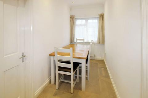 1 bedroom flat to rent, St. Johns Road, Watford WD17