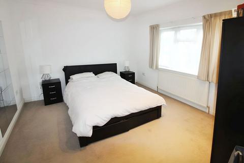 1 bedroom flat to rent, St. Johns Road, Watford WD17