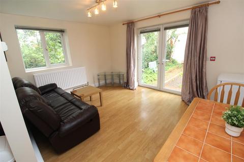 2 bedroom flat to rent, Richmond road, Cardiff CF24