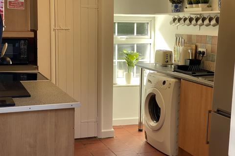 4 bedroom flat share to rent, Oxford Road